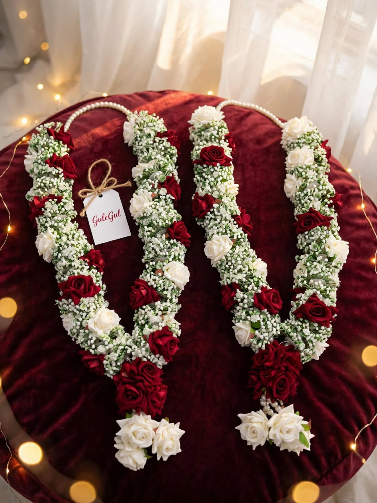 Red Rose Garland Pair with Baby's Breath — GuleGul Flowers